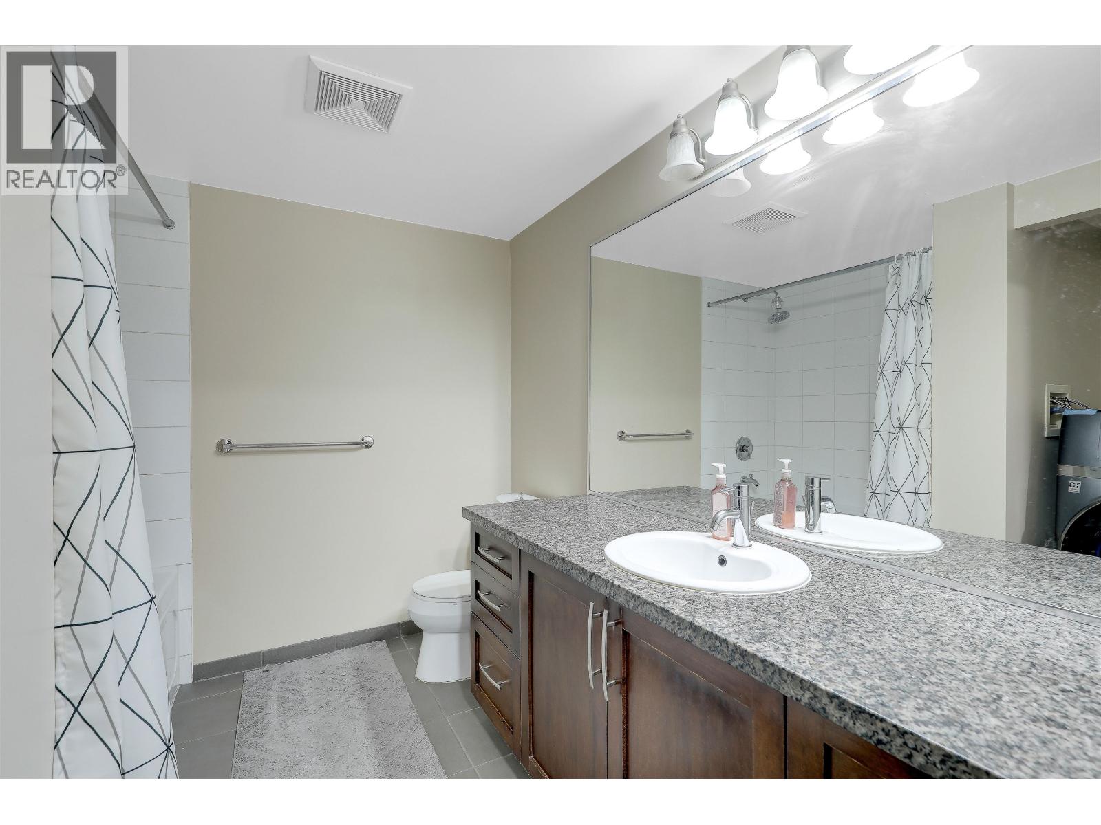 206 3811 Hastings Street Property Photo 20