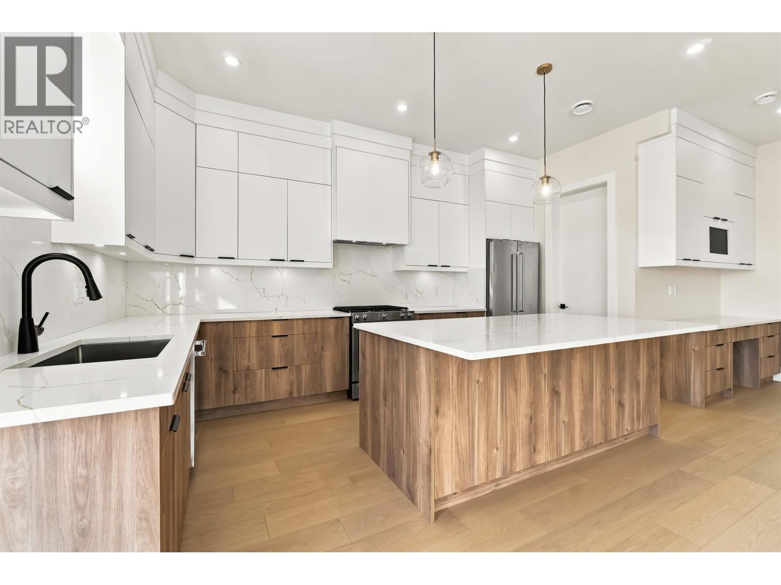 104 1026 Stewart Avenue Property Photo 3