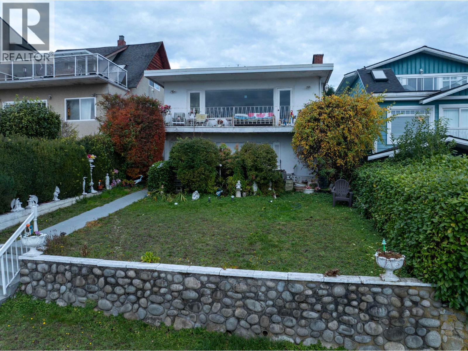 34 N Hythe Avenue Property Photo 6