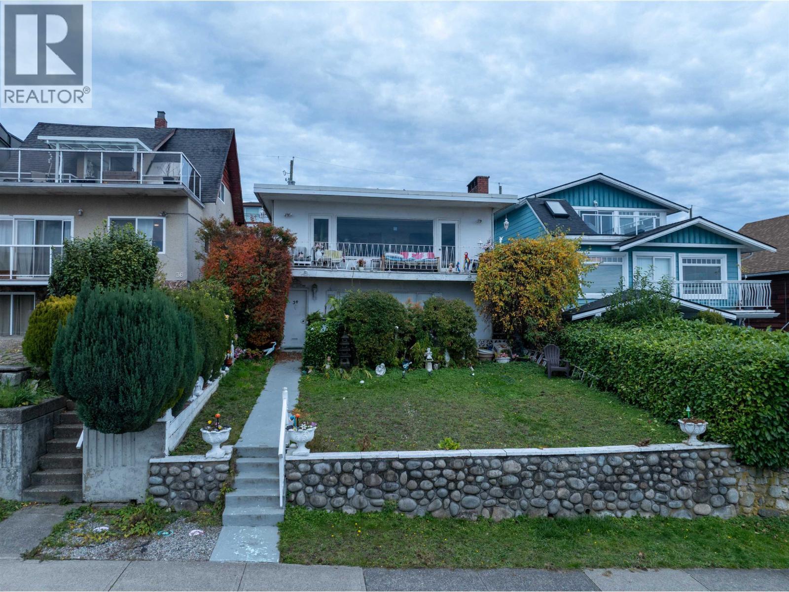 34 N Hythe Avenue Property Photo 8