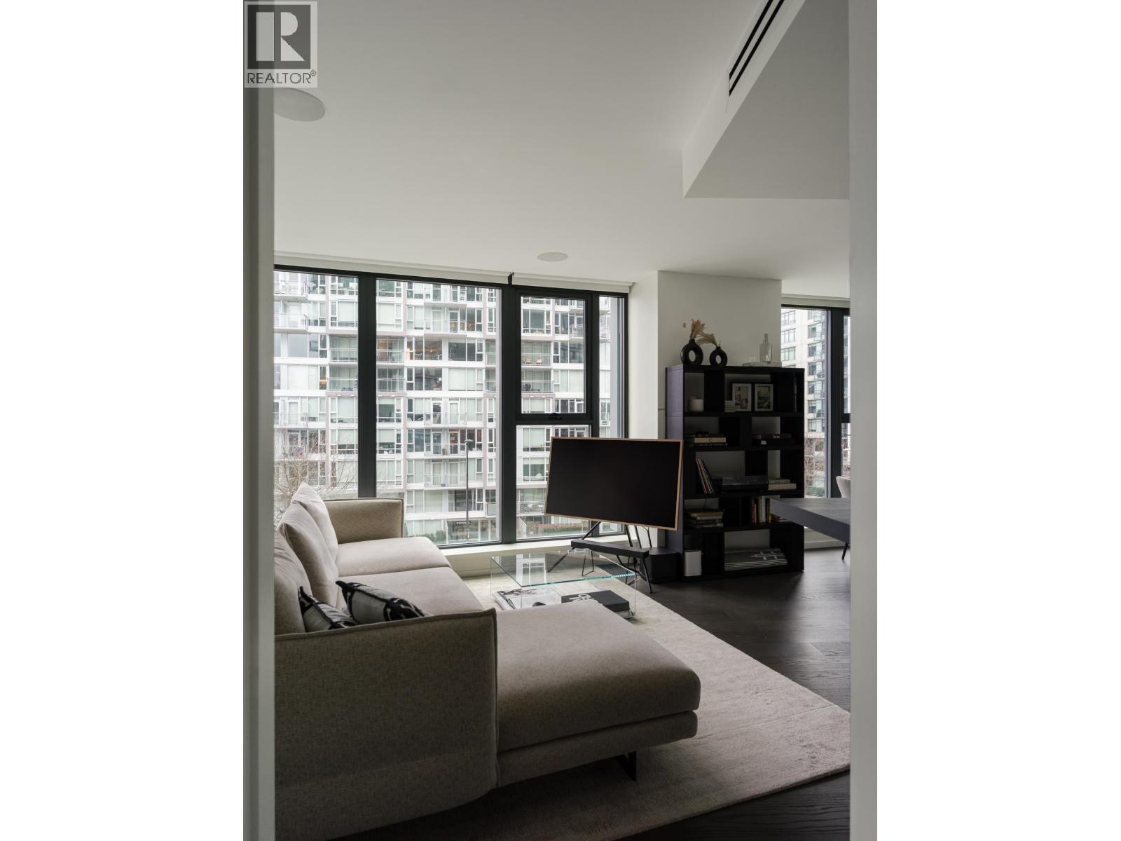 406 1601 Quebec Street Property Photo 14