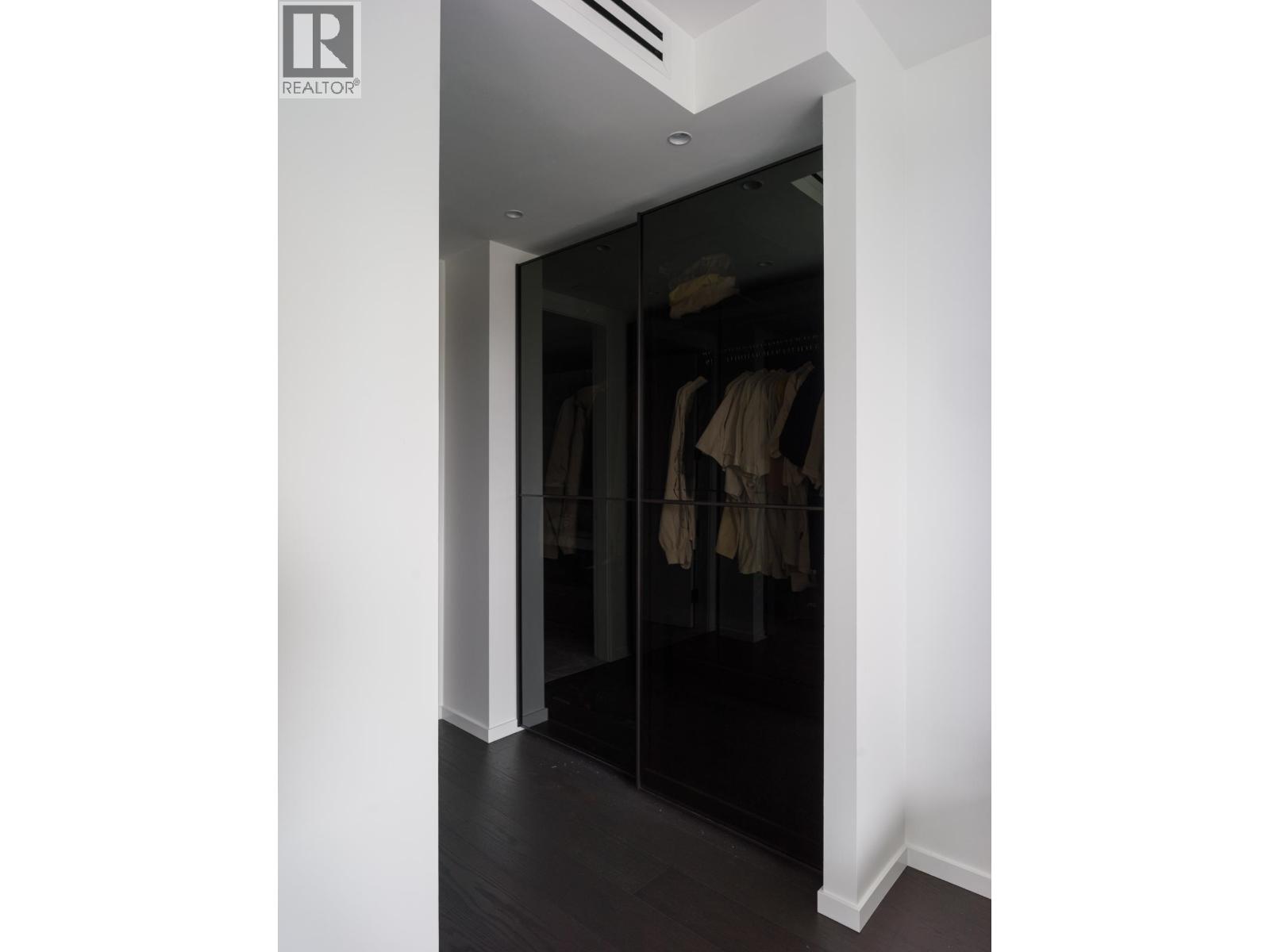 406 1601 Quebec Street Property Photo 18