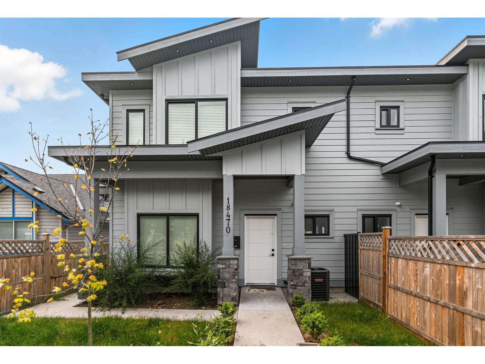 18470 64 Avenue Property Photo 1