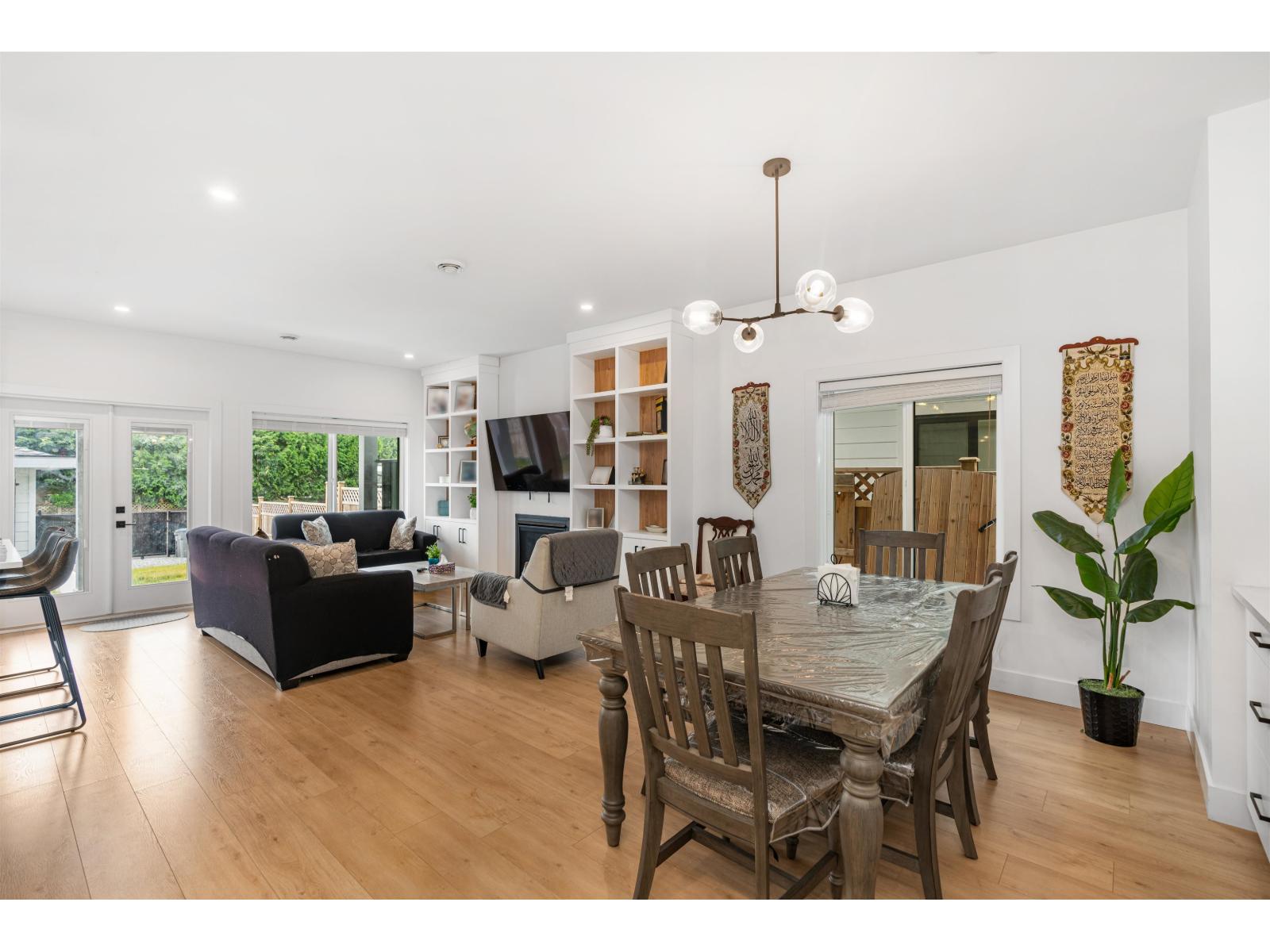 18470 64 Avenue Property Photo 6