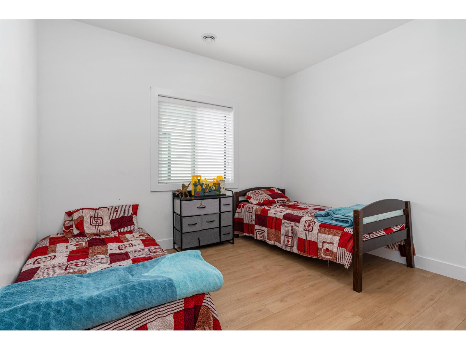 18470 64 Avenue Property Photo 11