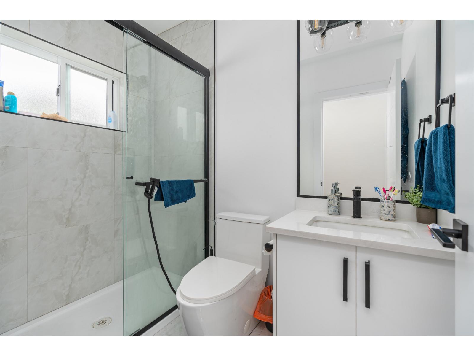 18470 64 Avenue Property Photo 12