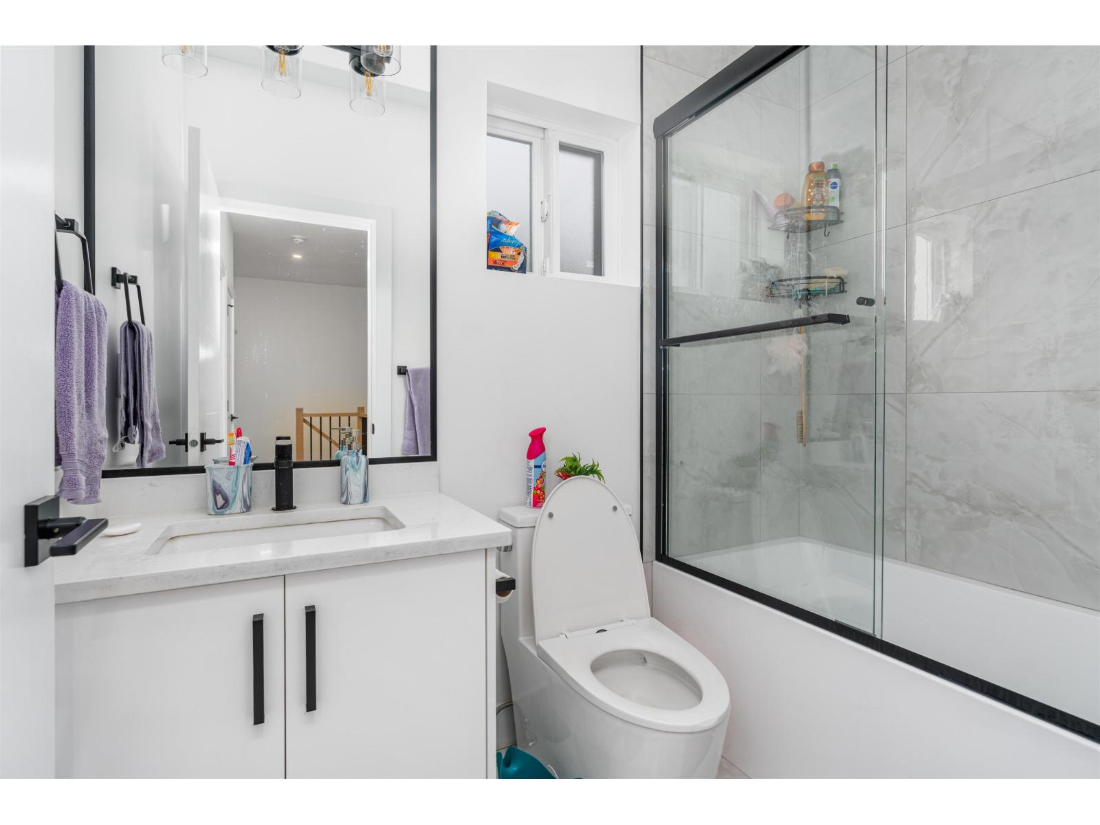 18470 64 Avenue Property Photo 14