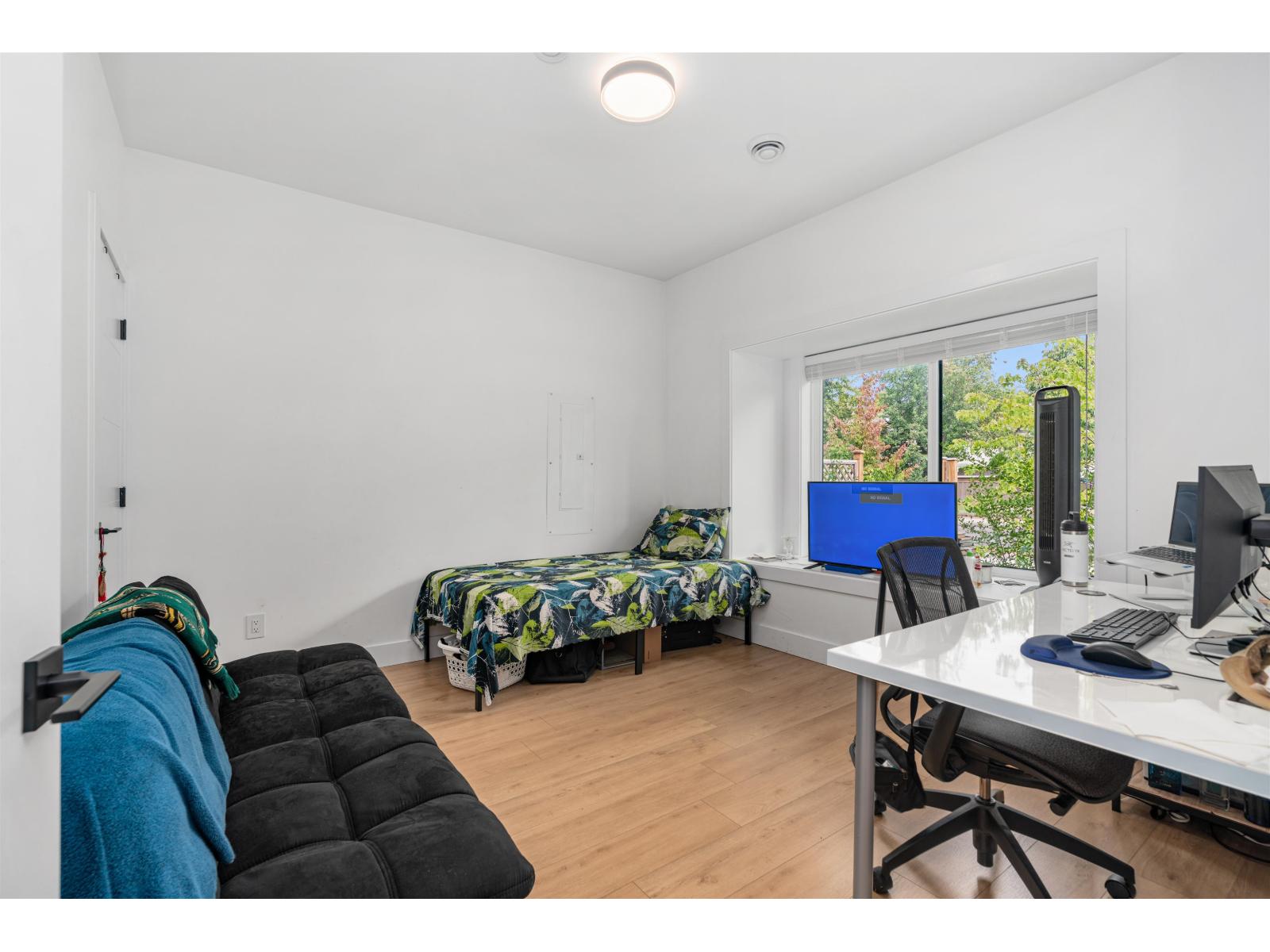 18470 64 Avenue Property Photo 15