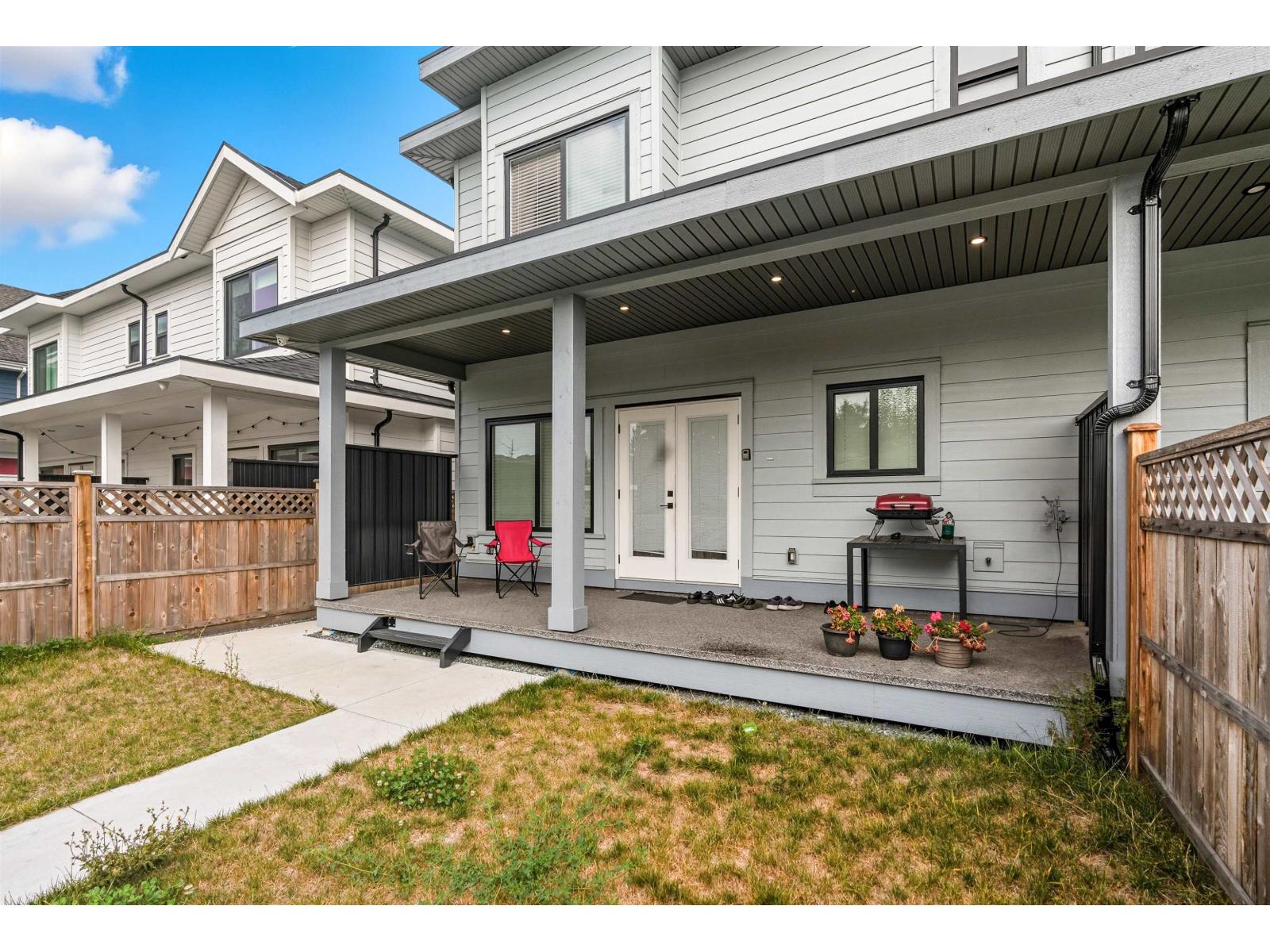 18470 64 Avenue Property Photo 18