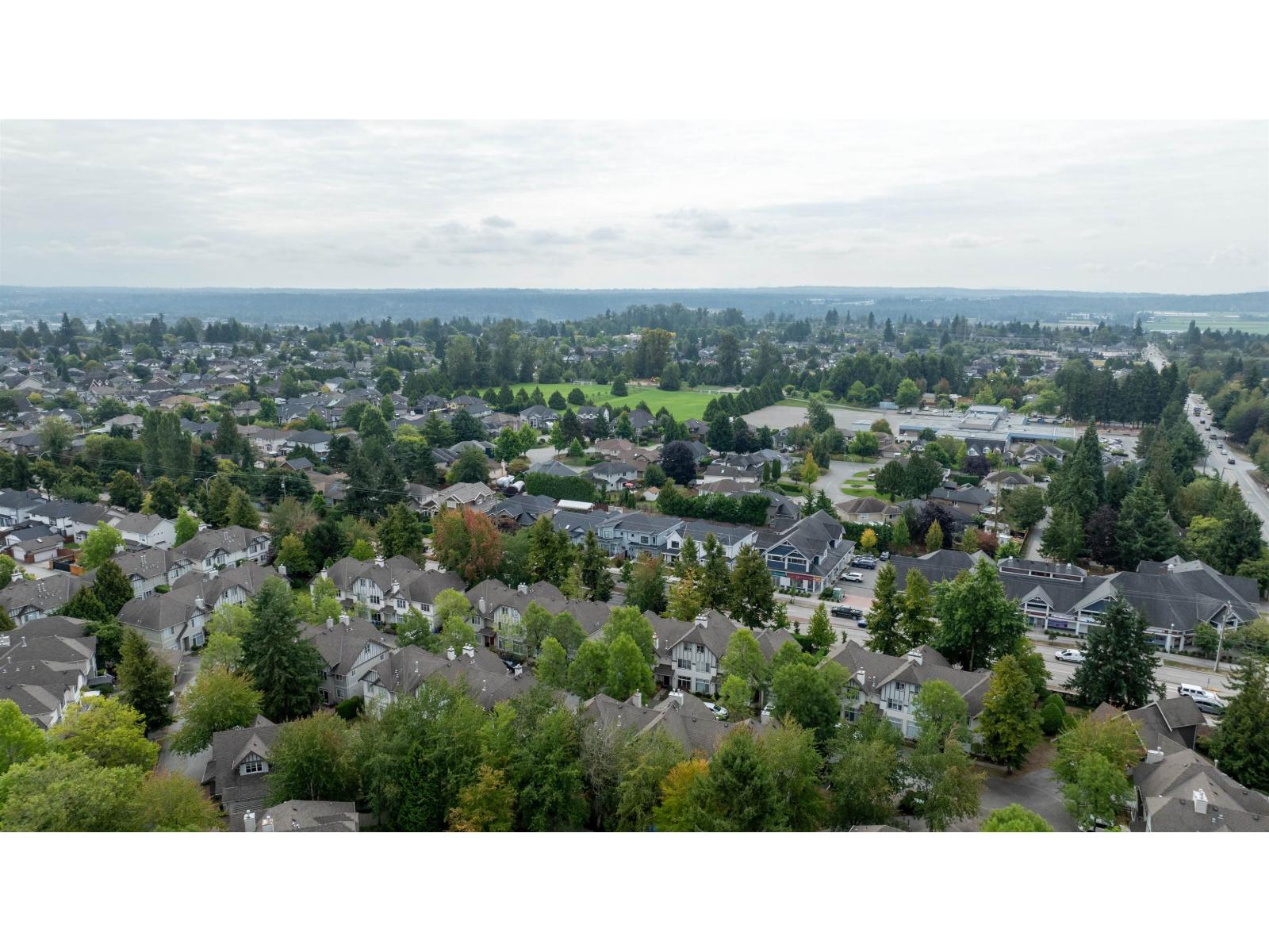 18470 64 Avenue Property Photo 32