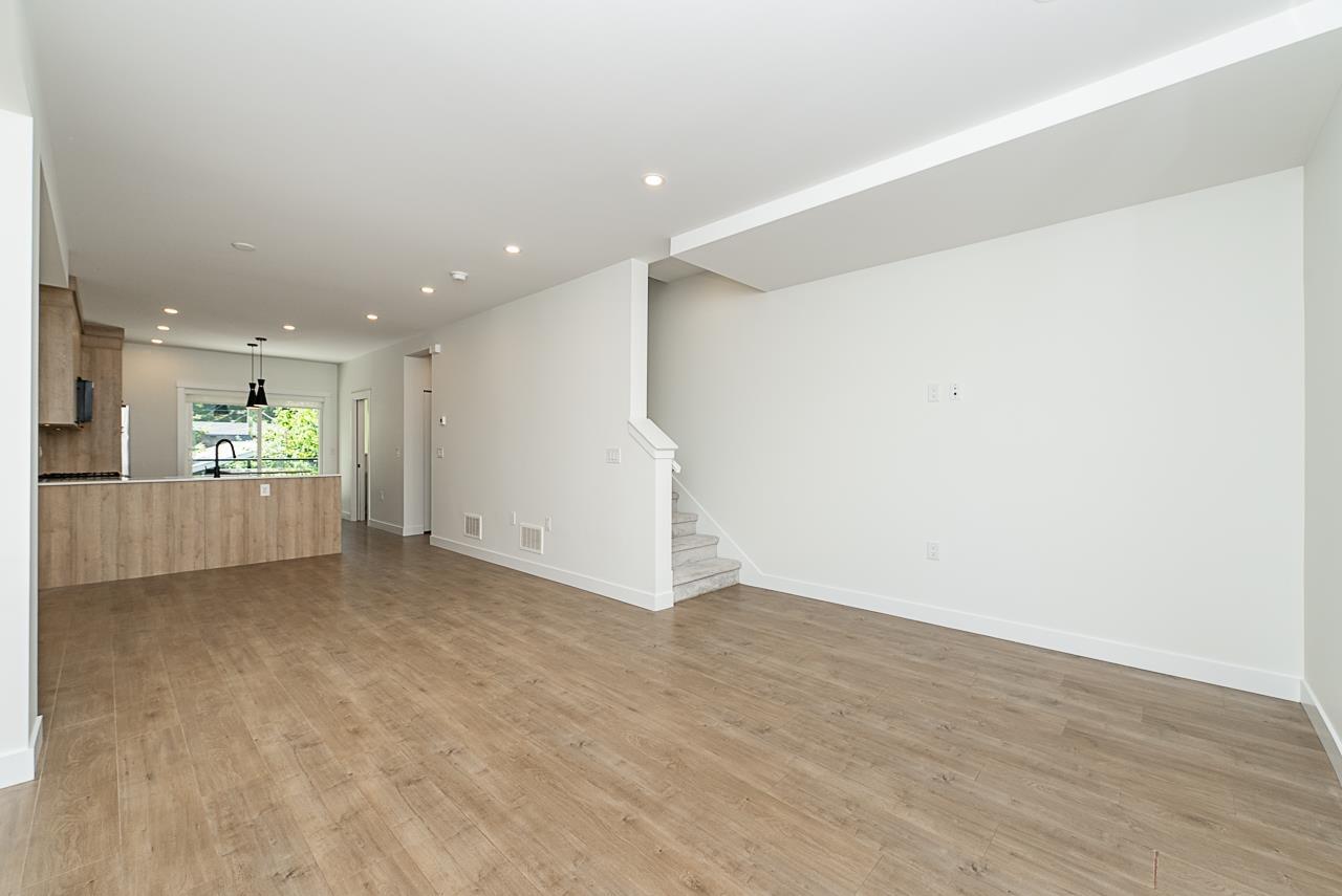 9 10527 155 Street Property Photo 9