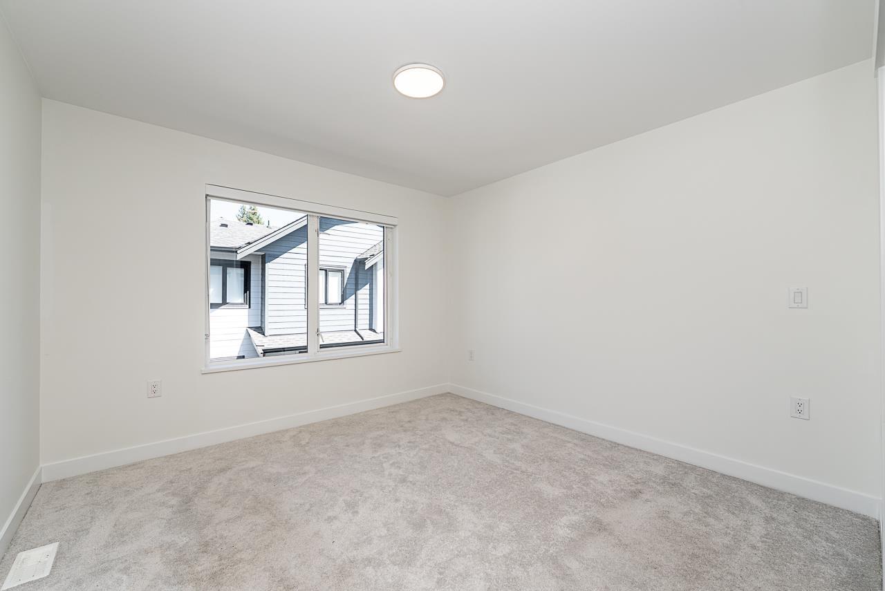 9 10527 155 Street Property Photo 11