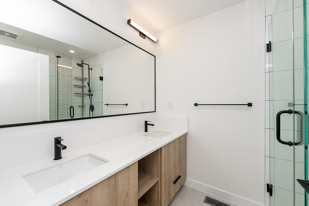 9 10527 155 Street Property Photo 13