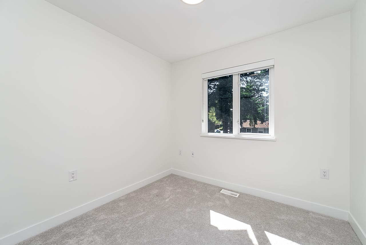 9 10527 155 Street Property Photo 14