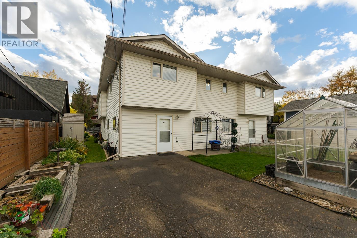 1772 6th Avenue Property Photo 2