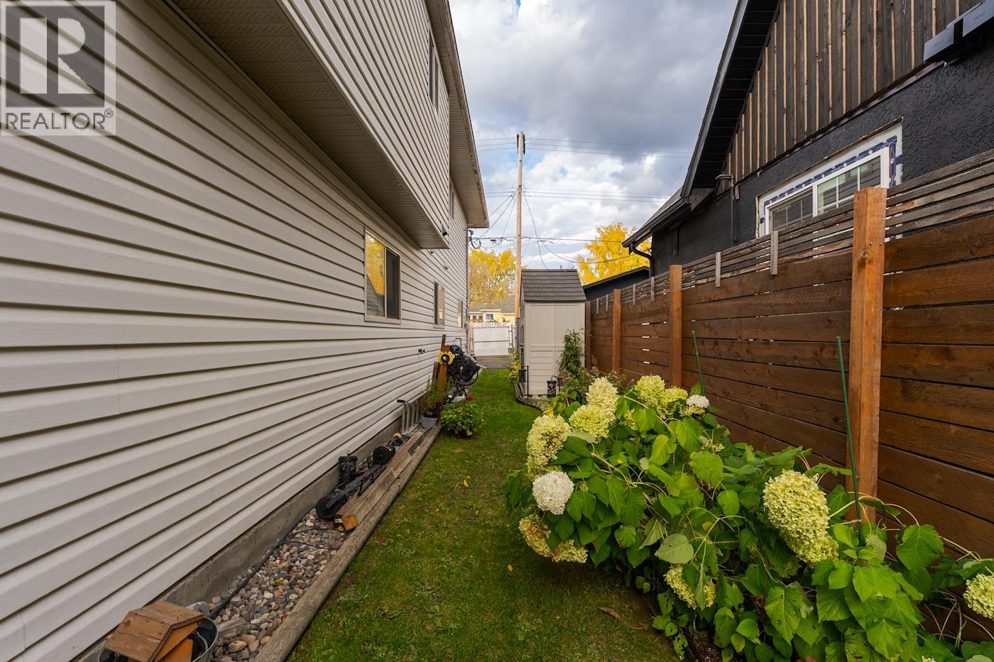 1772 6th Avenue Property Photo 3