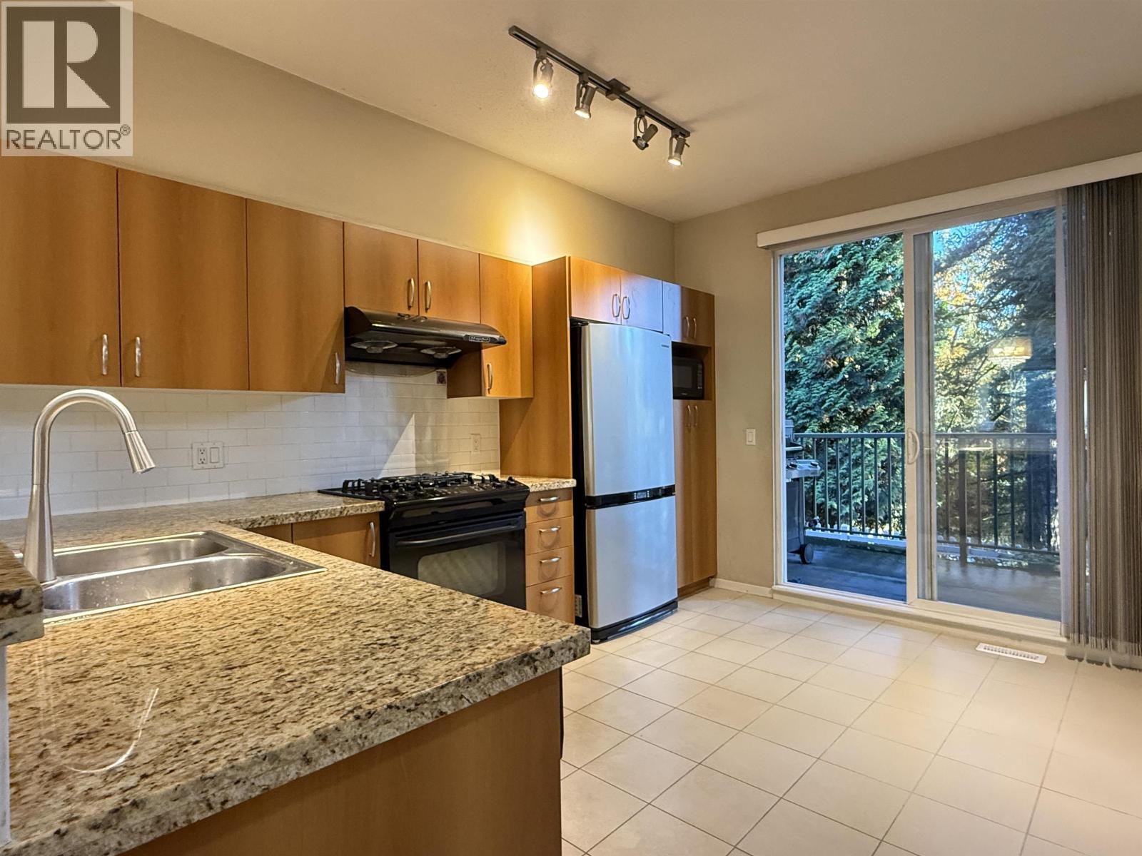 18x 9133 Government Street Property Photo 5