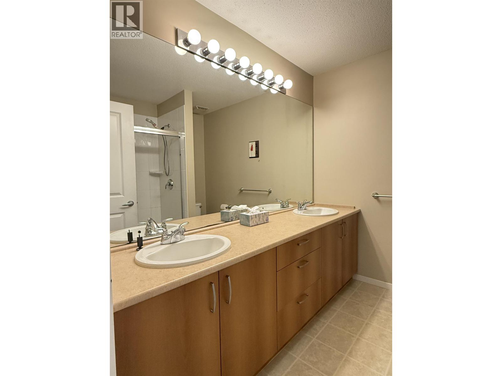 18x 9133 Government Street Property Photo 10