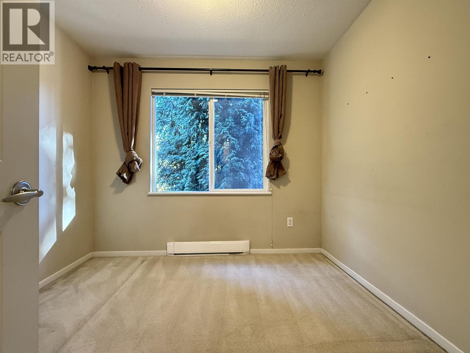 18x 9133 Government Street Property Photo 15