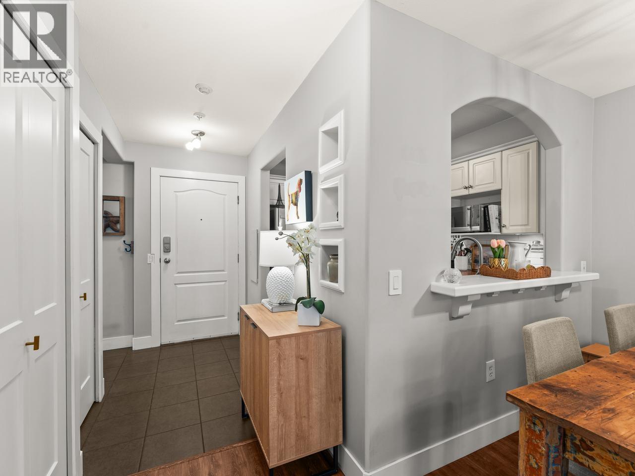 117 5900 Dover Crescent Property Photo 5