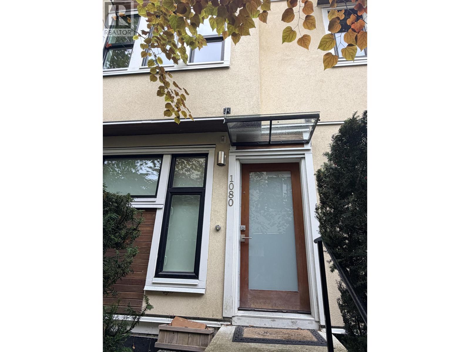 1080 Nicola Street Property Photo 2