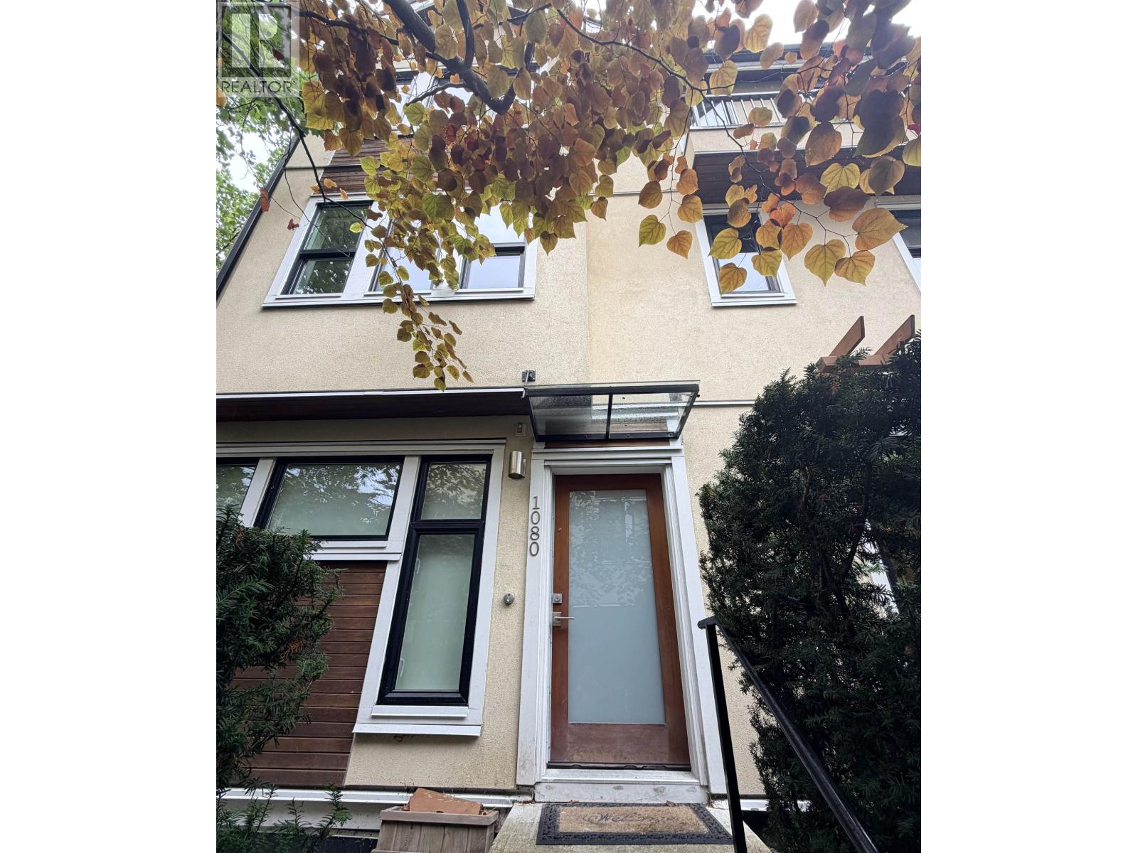 1080 Nicola Street Property Photo 3