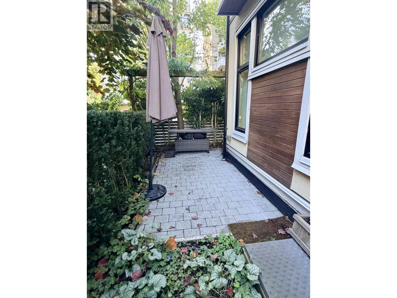 1080 Nicola Street Property Photo 4