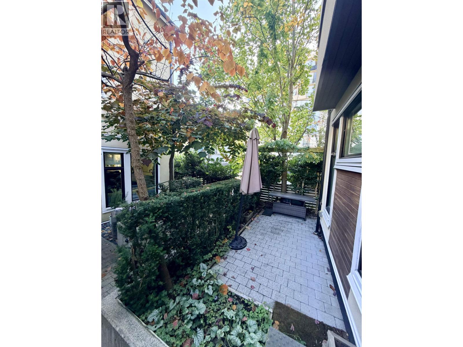 1080 Nicola Street Property Photo 5