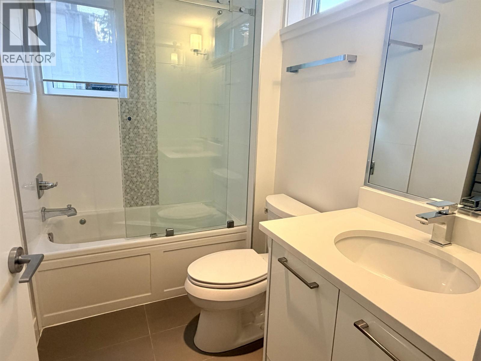 1080 Nicola Street Property Photo 17