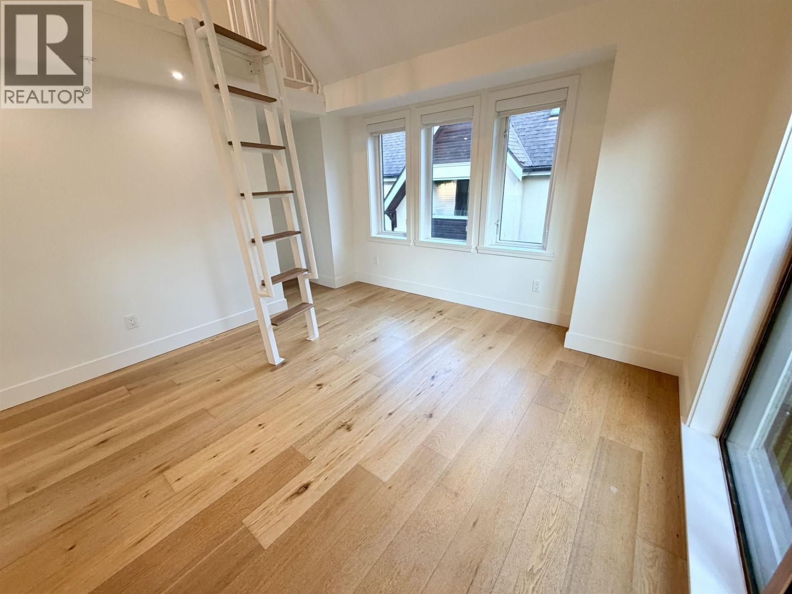 1080 Nicola Street Property Photo 23