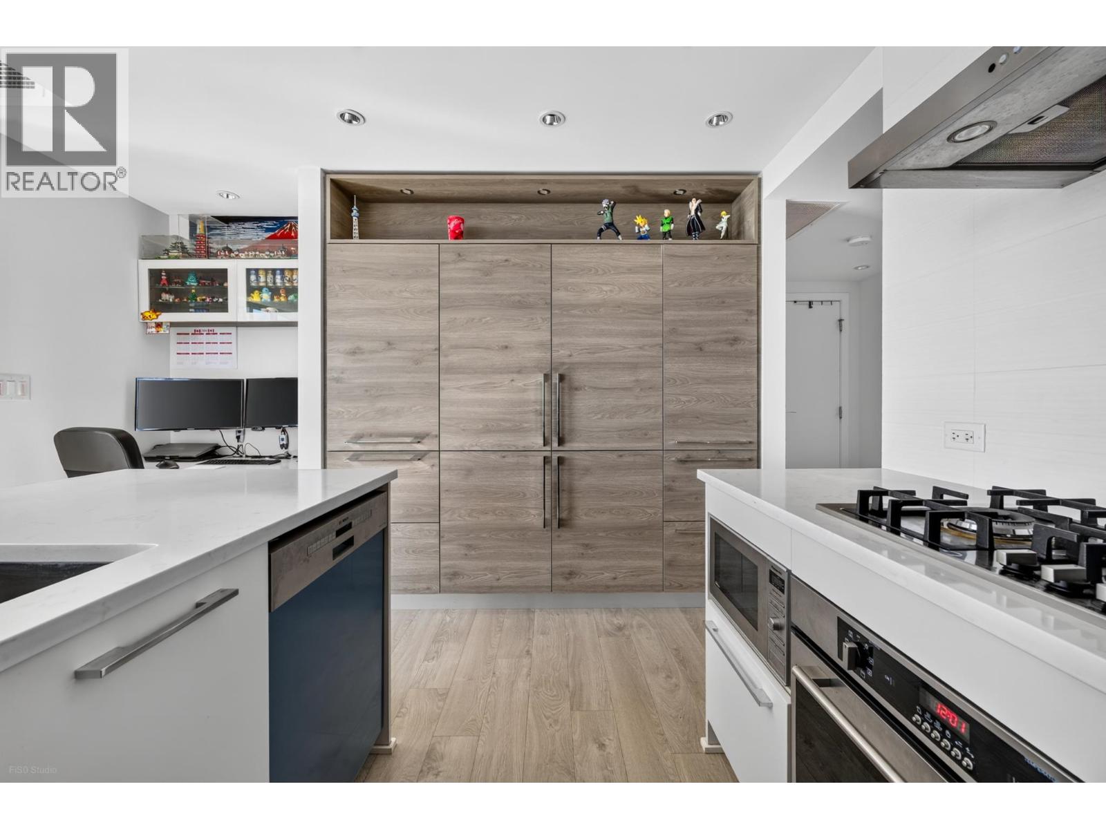2807 7388 Kingsway Property Photo 9