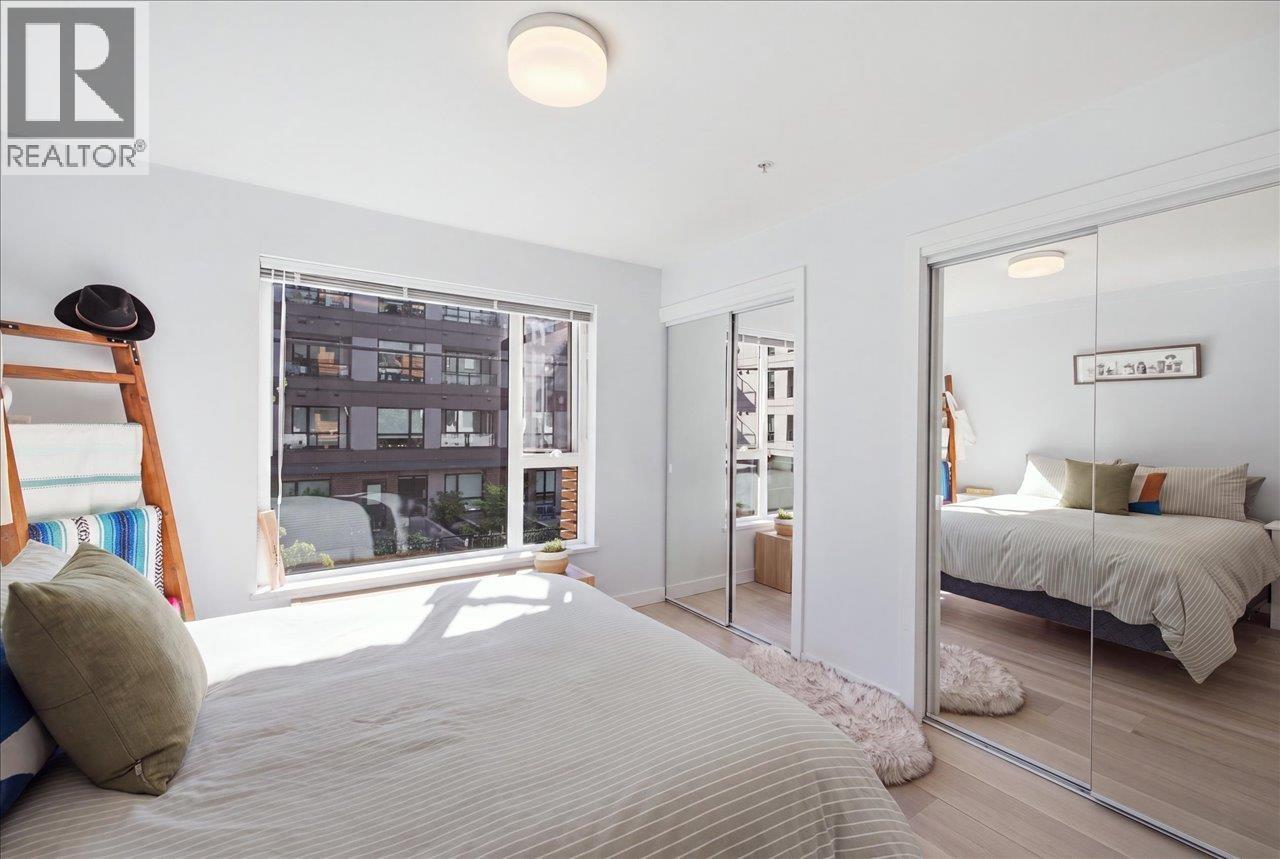 102 221 E 3rd Street Property Photo 14