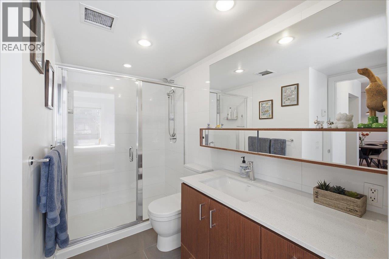 102 221 E 3rd Street Property Photo 15