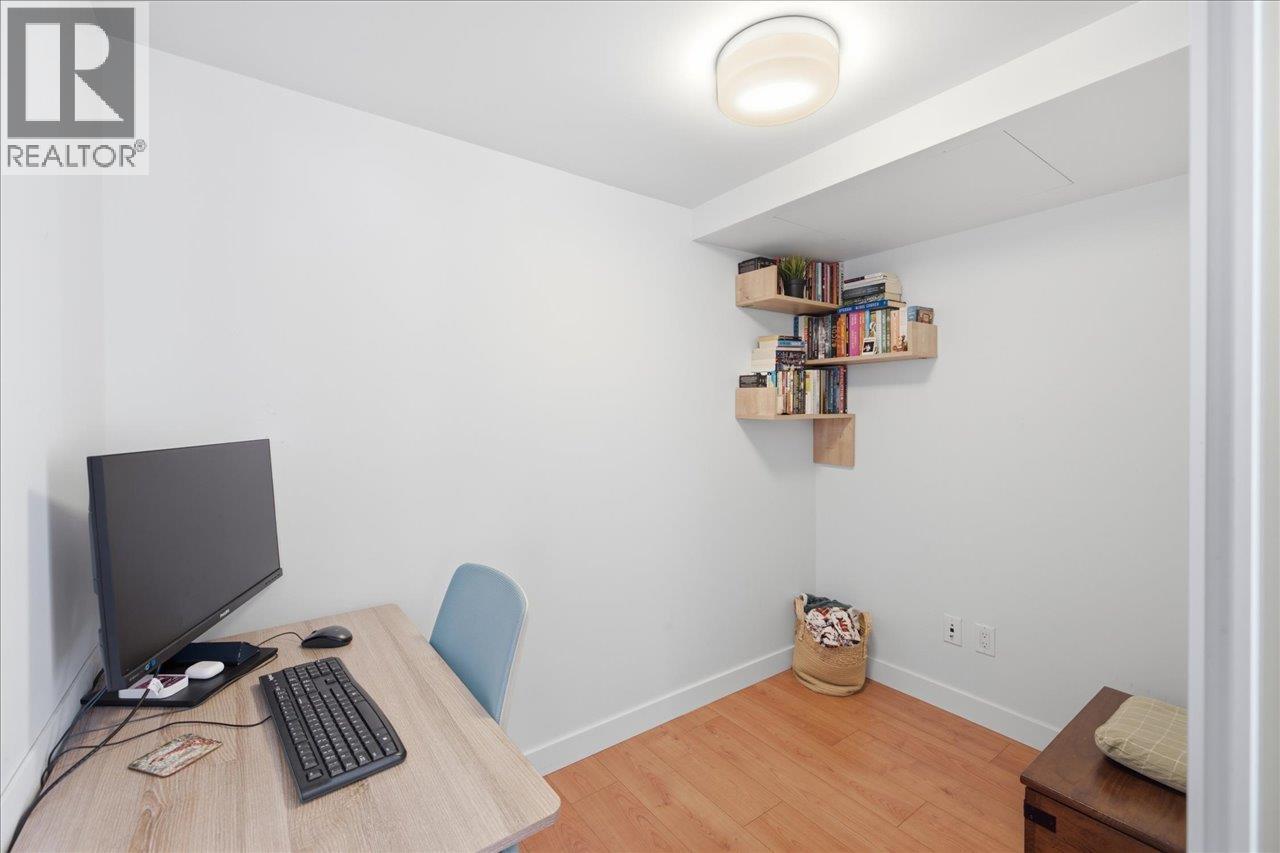 102 221 E 3rd Street Property Photo 18