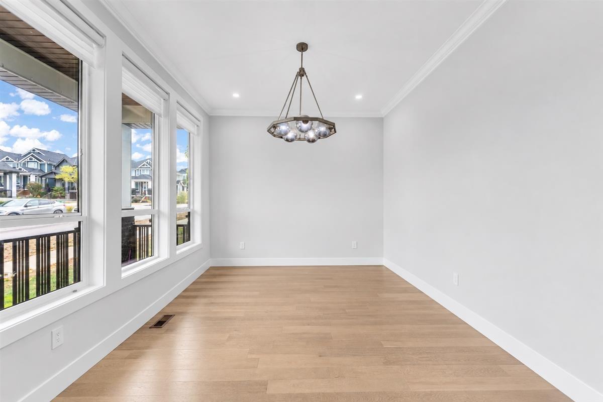 16520 20a Avenue Property Photo 3