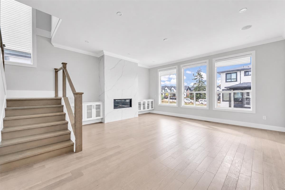 16520 20a Avenue Property Photo 6