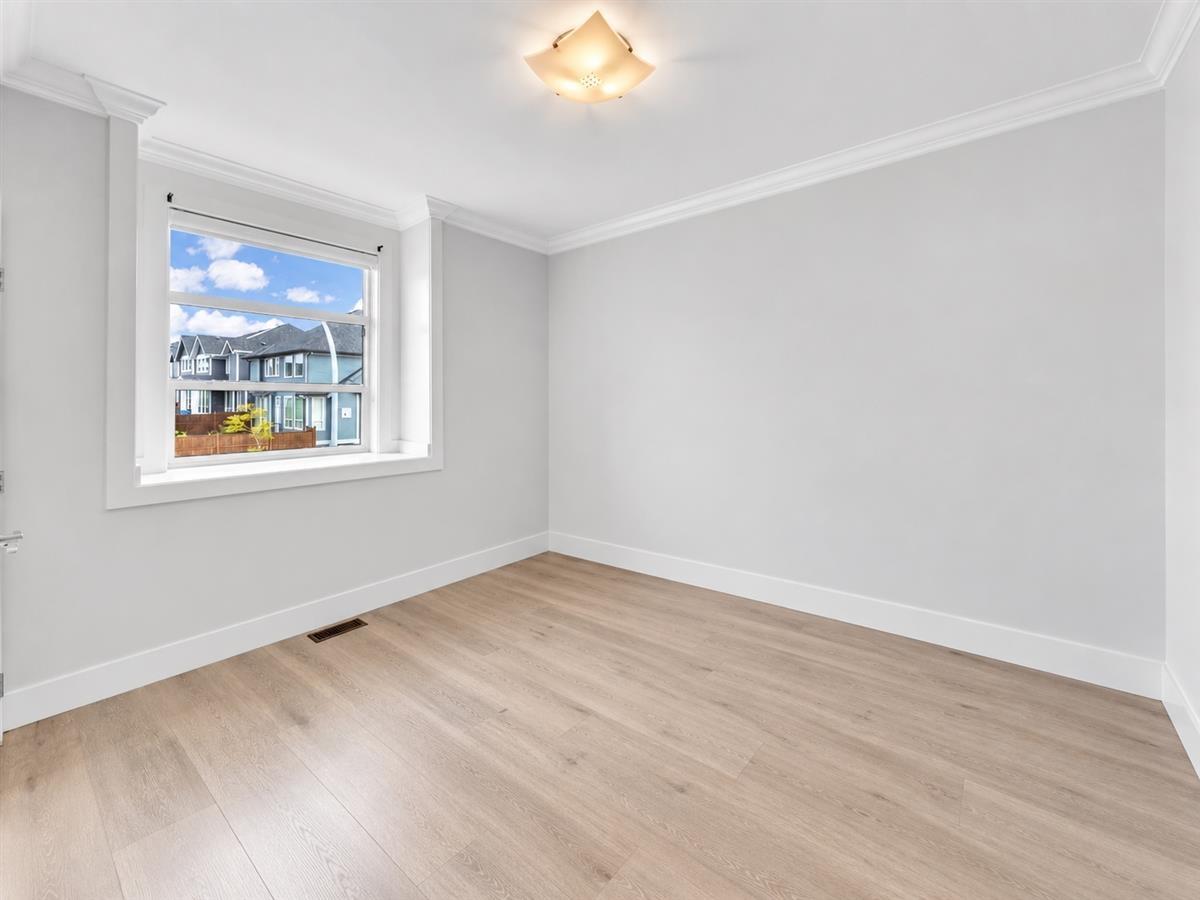 16520 20a Avenue Property Photo 10