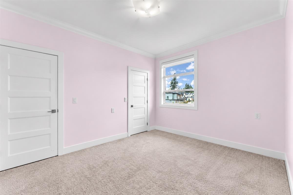 16520 20a Avenue Property Photo 11