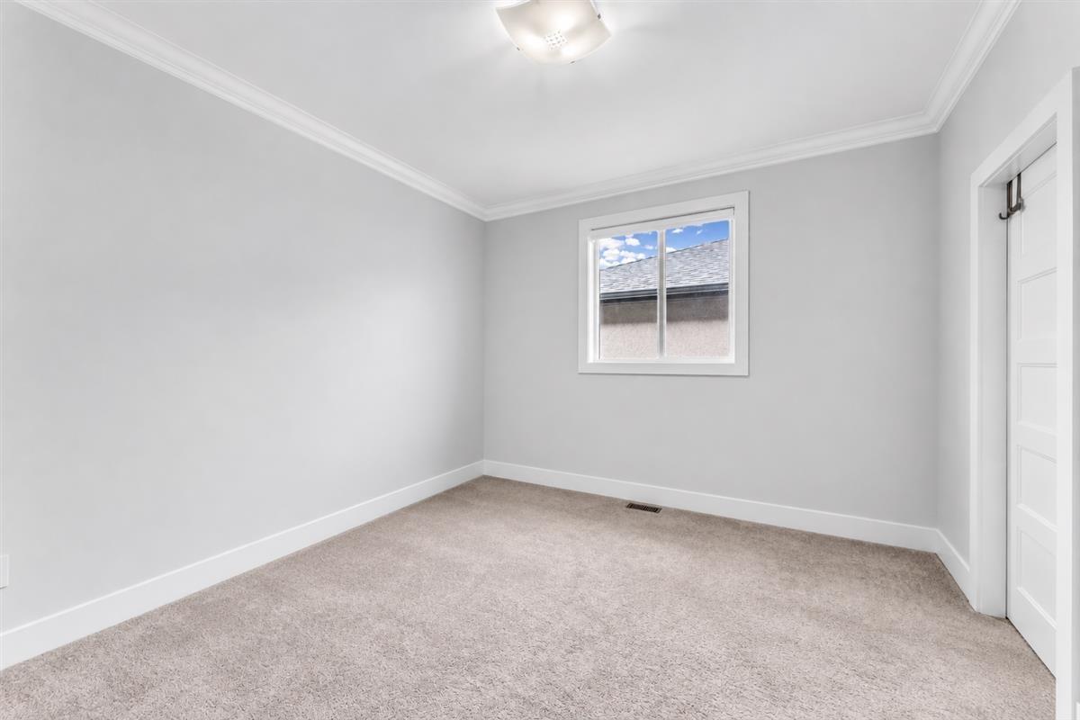 16520 20a Avenue Property Photo 12