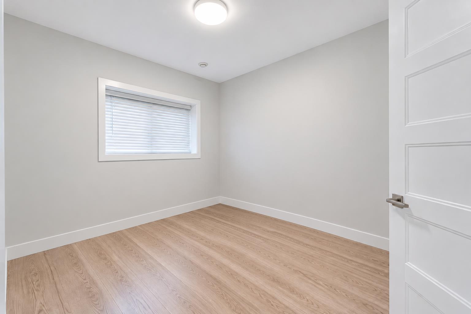 16520 20a Avenue Property Photo 18