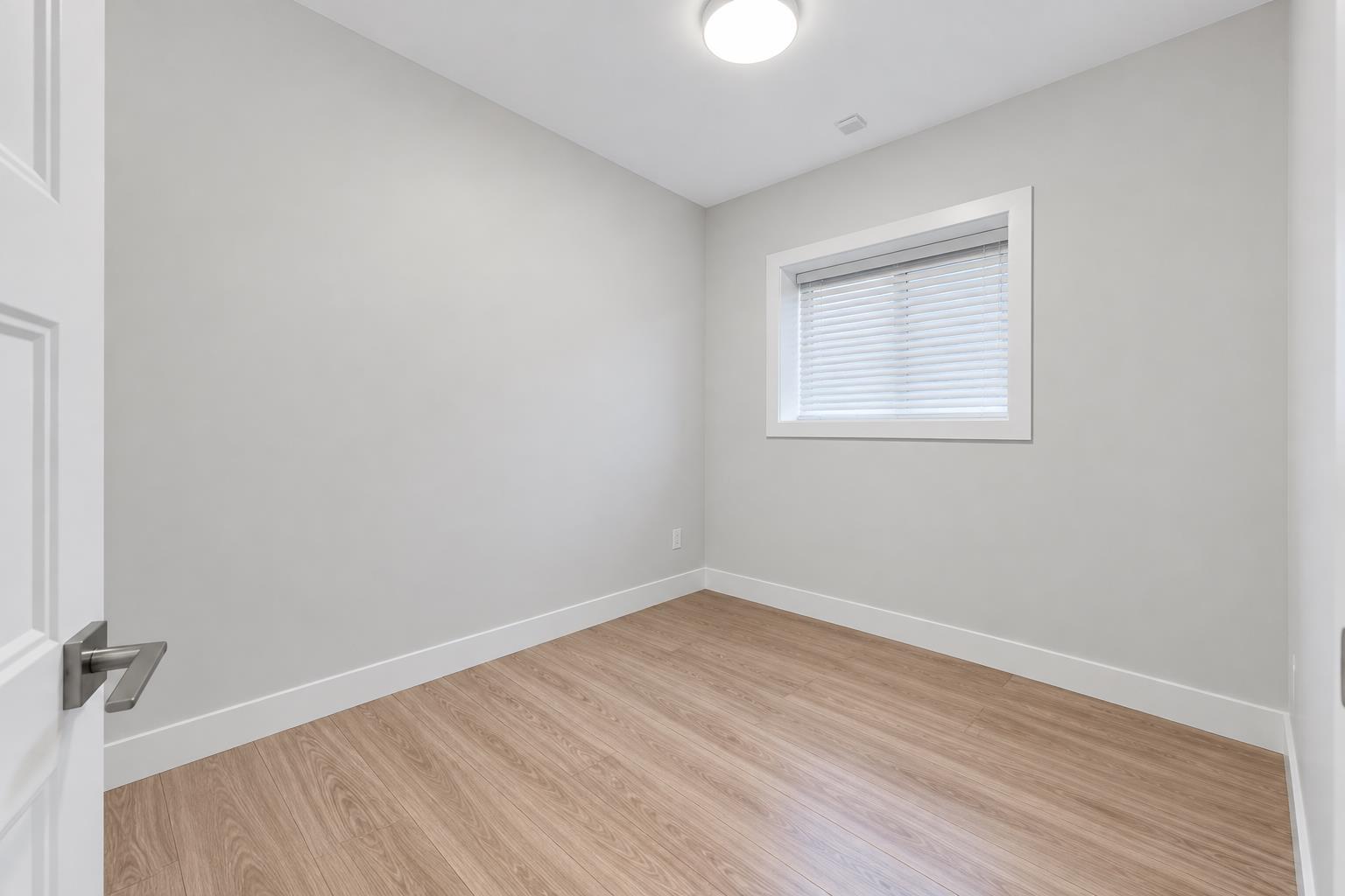 16520 20a Avenue Property Photo 19