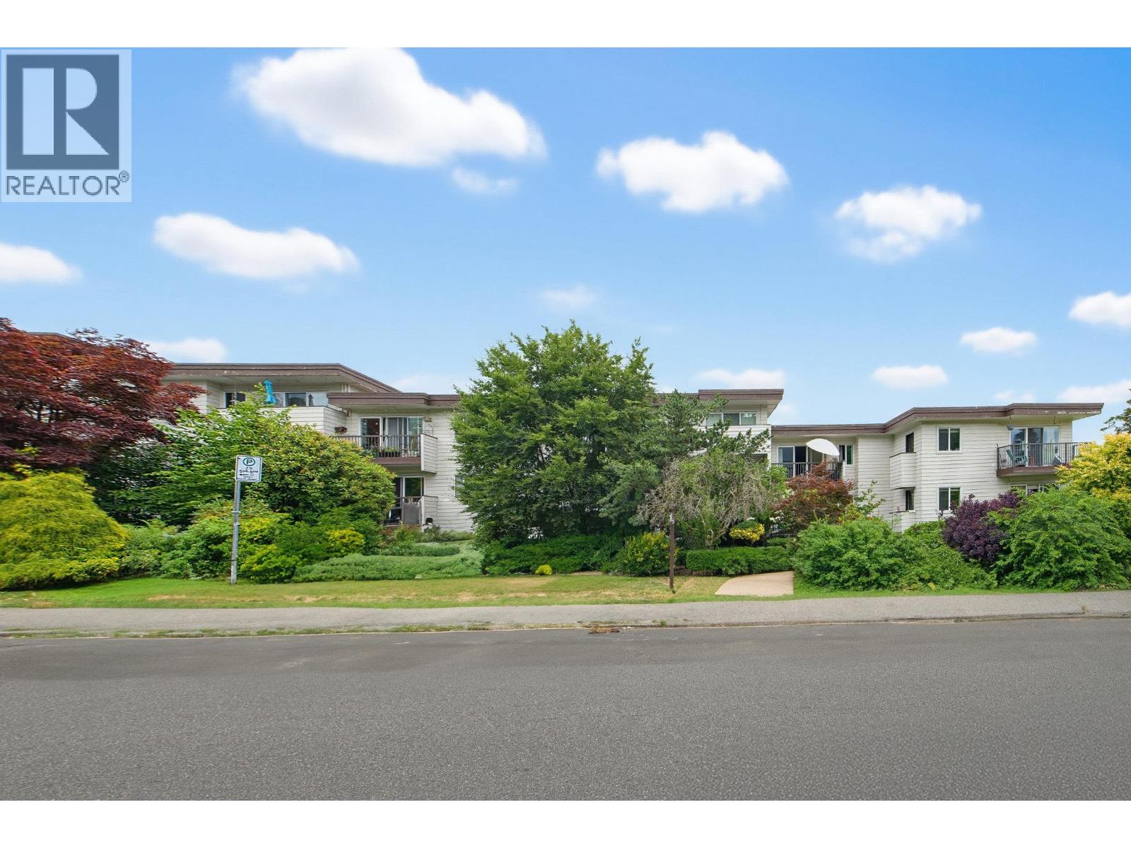 301 2125 W 2ND AVENUE Property Photo 1