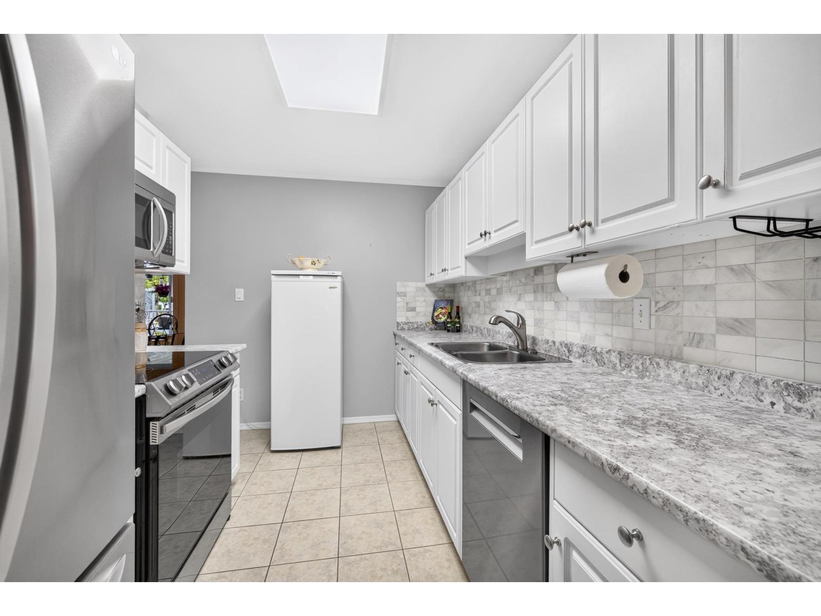 33 15020 66a Avenue Property Photo 15