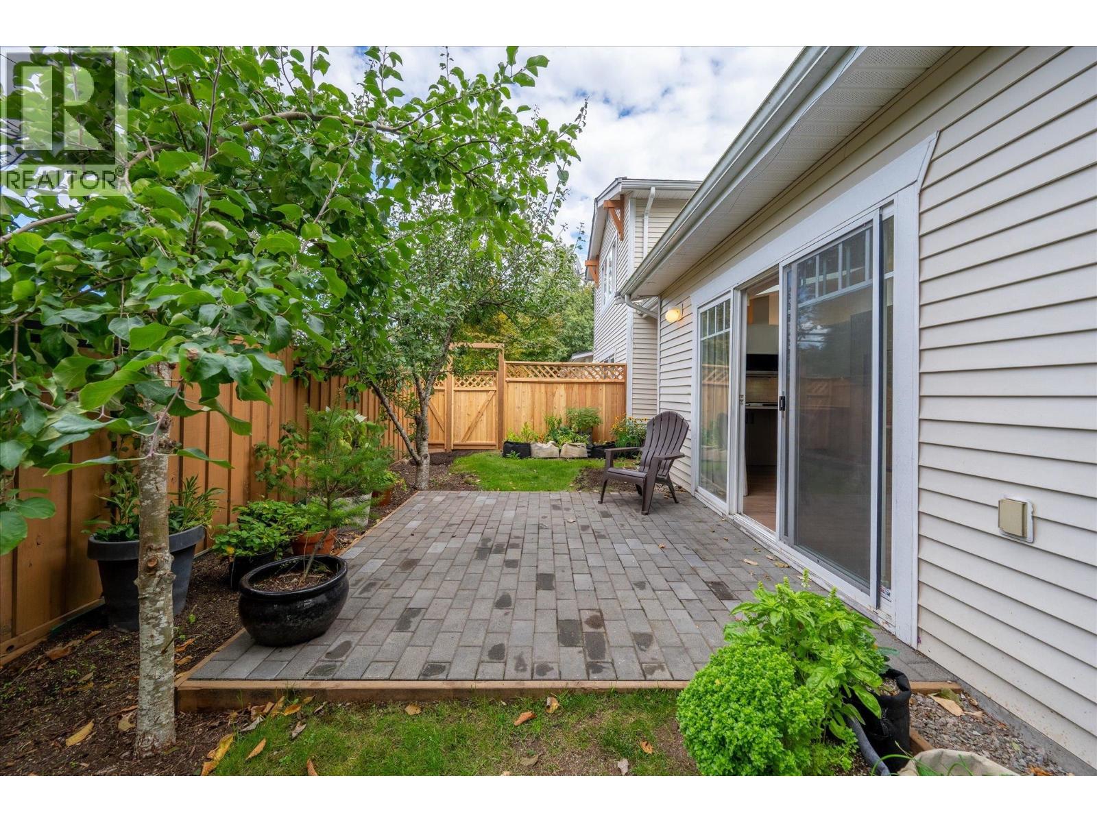 87 1821 Willow Crescent Property Photo 7