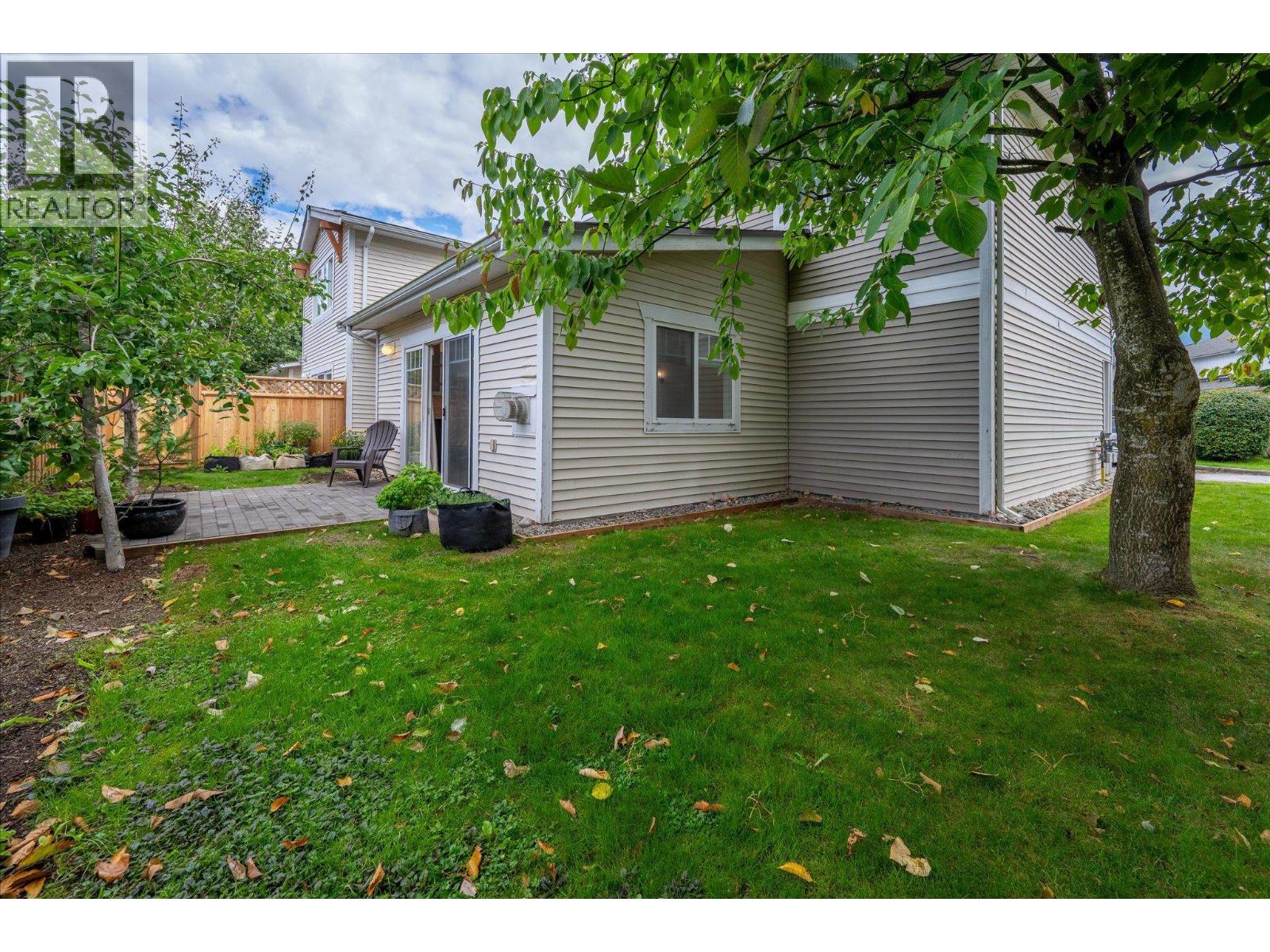 87 1821 Willow Crescent Property Photo 8