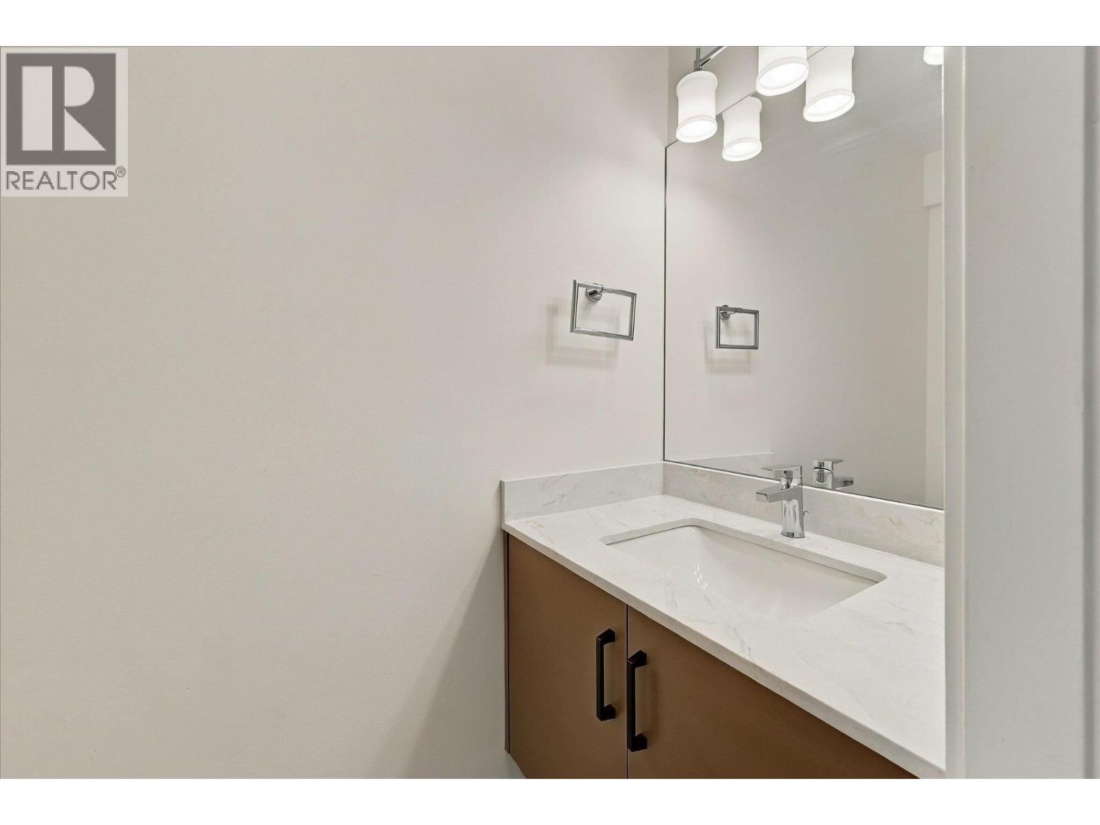 87 1821 Willow Crescent Property Photo 13