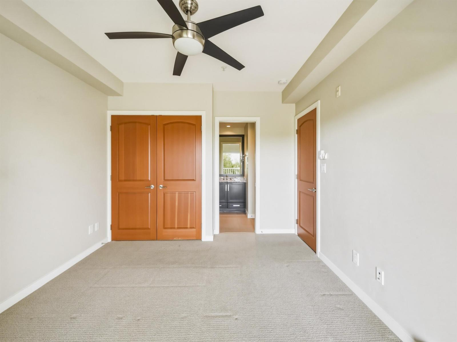 319 6480 194 Street Property Photo 13
