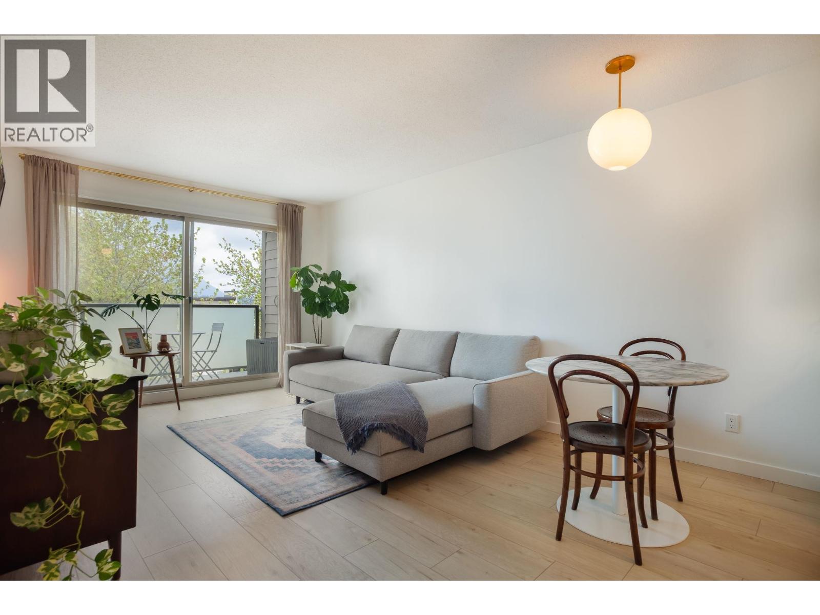 405 1864 Frances Street Property Photo 9