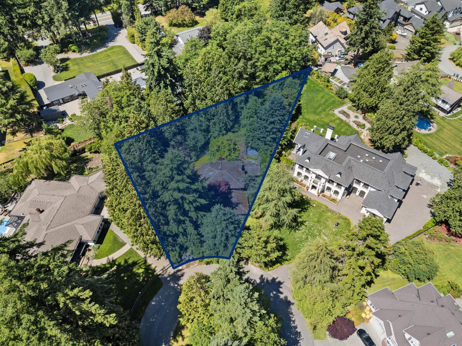 14069 26a Avenue Property Photo 4