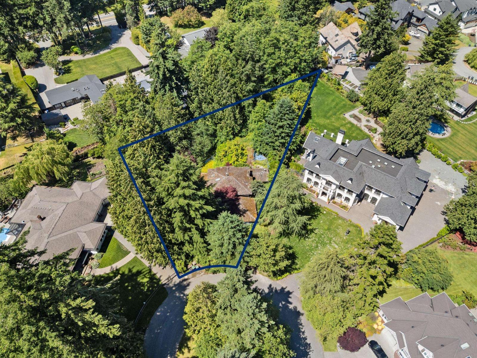 14069 26a Avenue Property Photo 5